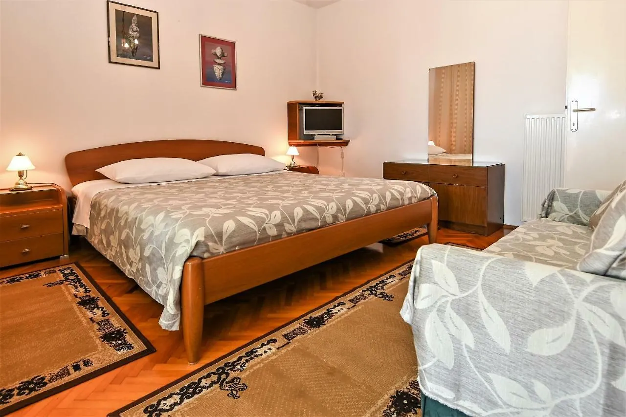 Apartment Lara Mali Lošinj 0*,  Kroatien